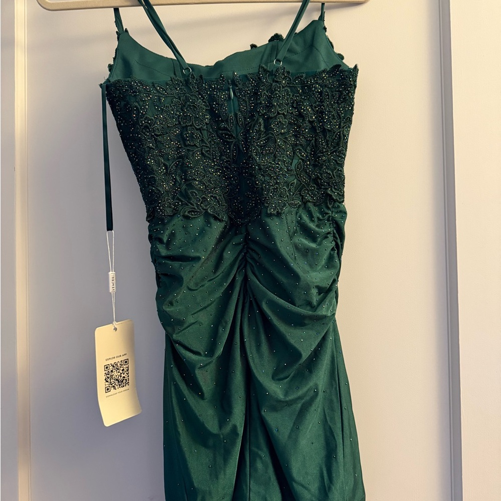 Elegant Green Lace Dress - Picture 5 of 6